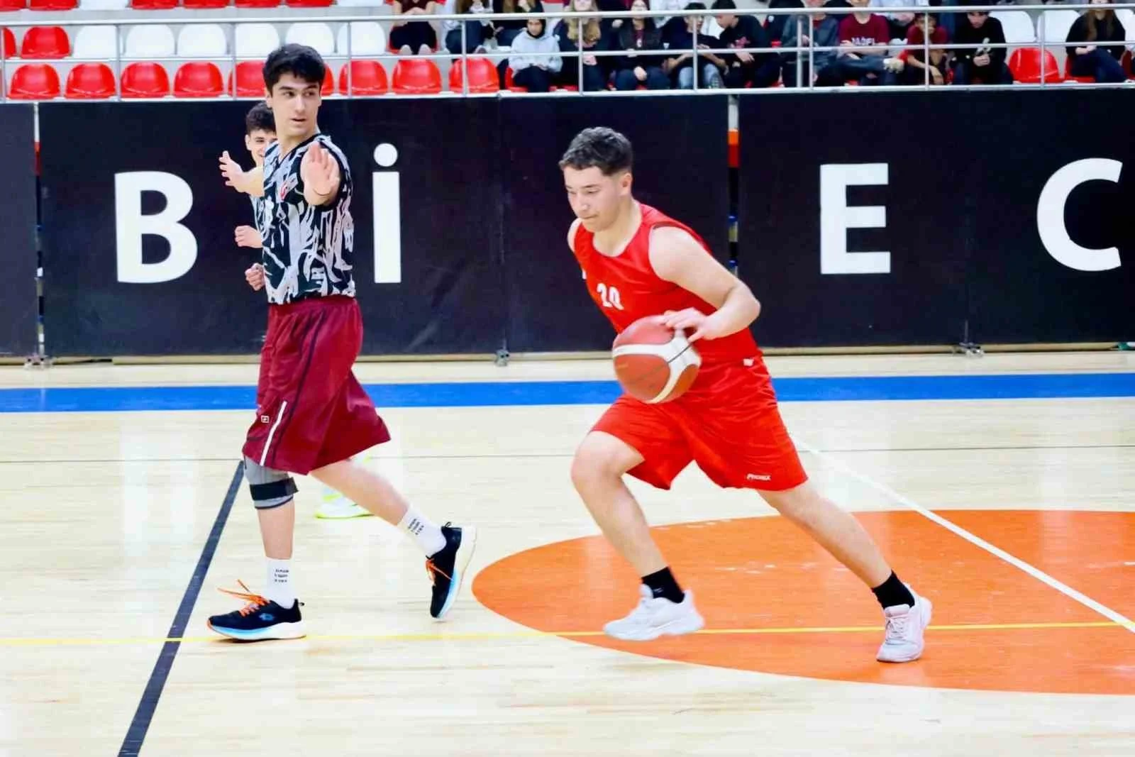 Bilecik’te basketbol müsabakalarında madalyalar sahiplerini buldu