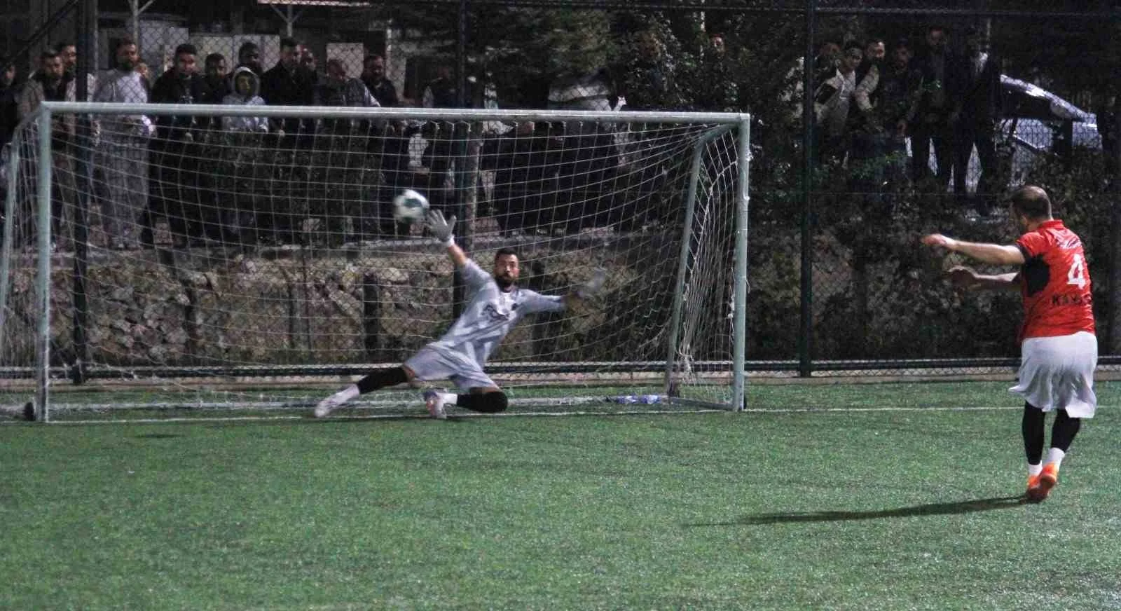 Çorum’da 65 köyün futbol mücadelesi: Şampiyonluğu halay çekilerek kutladılar