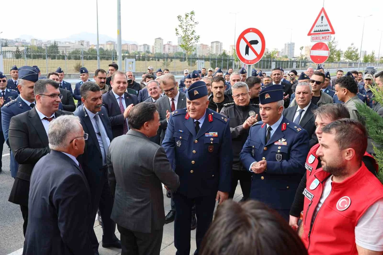 Vali Çiçek, 2. Hava Bakım Fabrika Müdürlüğünün 100. yıl etkinliklerine katıldı