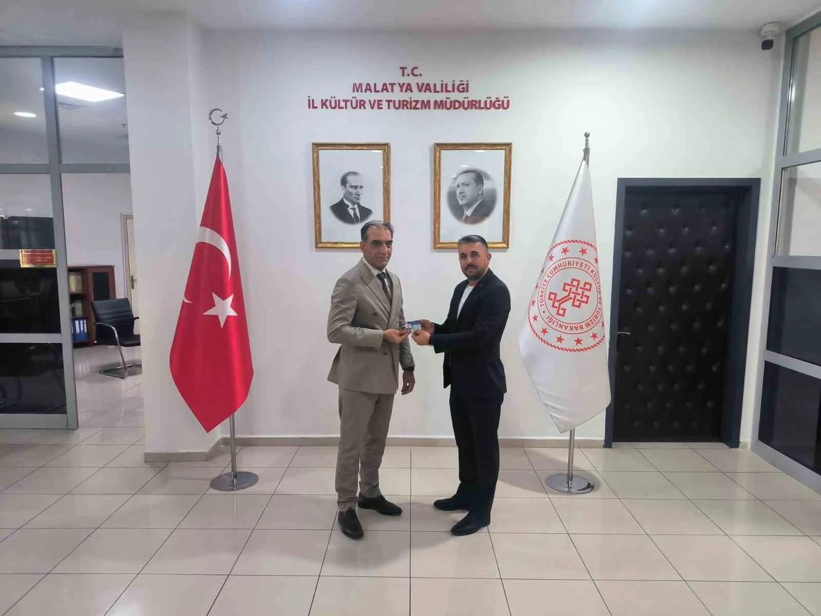Oktay Demirci’ye kültürel miras taşıyıcısı unvanı