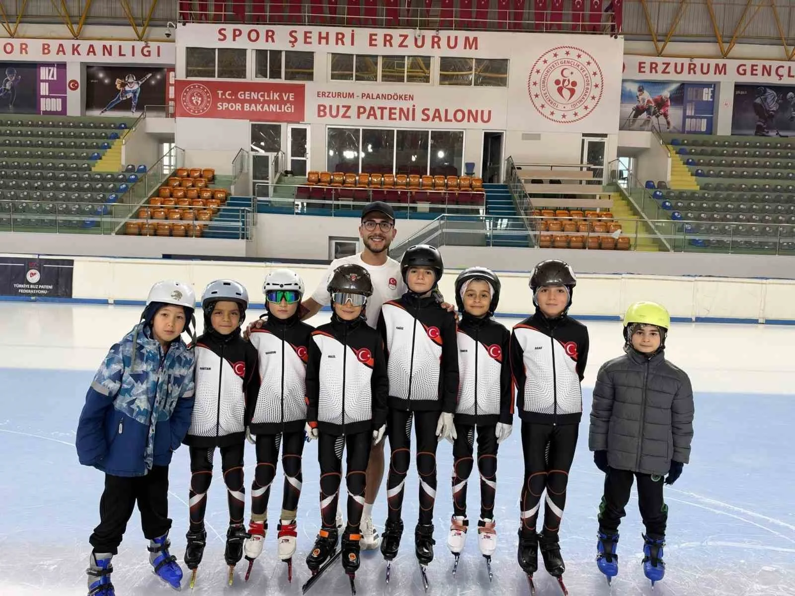 Olimpik Sporcu Furkan Akar, geleceğin sürat patencilerine ilham oluyor