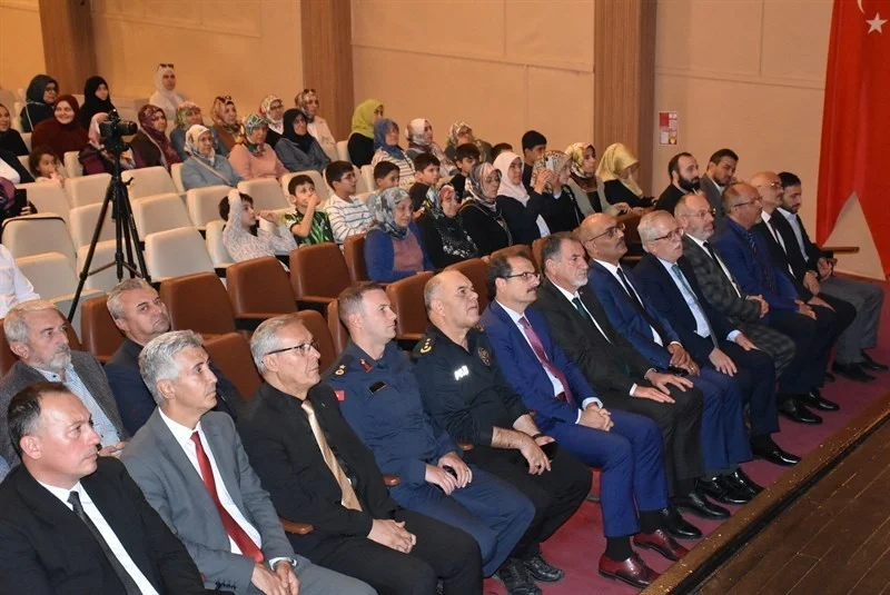 Salihli’de ’Cami ve Sosyal Hayat’ konferansı düzenlendi