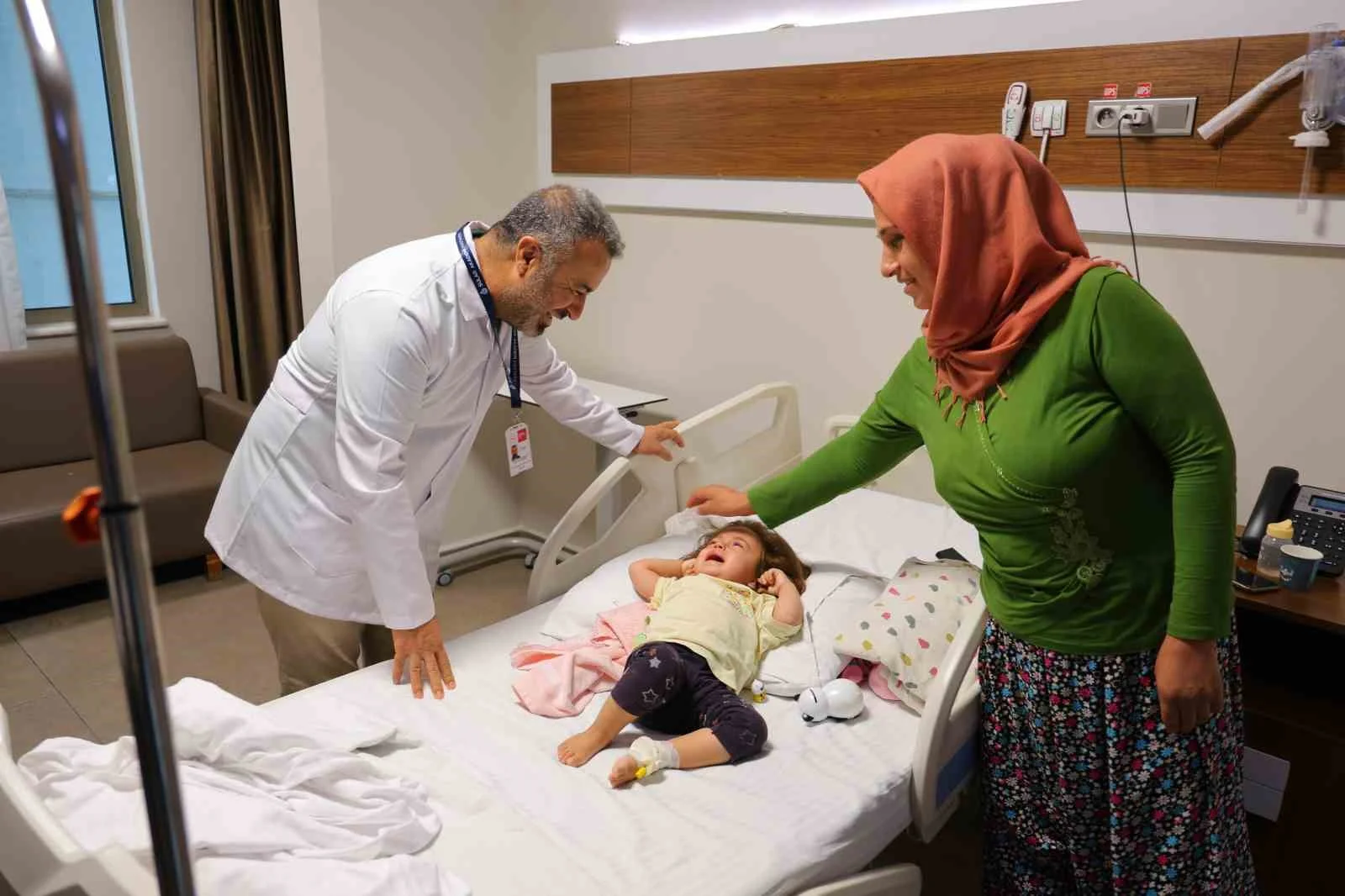 Kahramanmaraş’ta 1 yaşındaki bebeğin böbreğinden 2 santimlik taş çıkarıldı