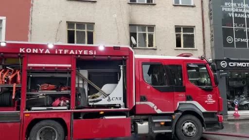 Konya’da apartmanın birinci katında çıkan yangın korkuttu