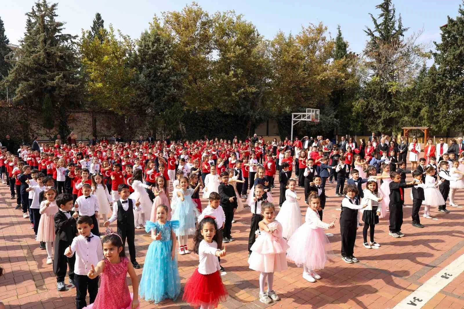 103. yıl gururu GKV’liler kortej ve gösterilerle kutlandı