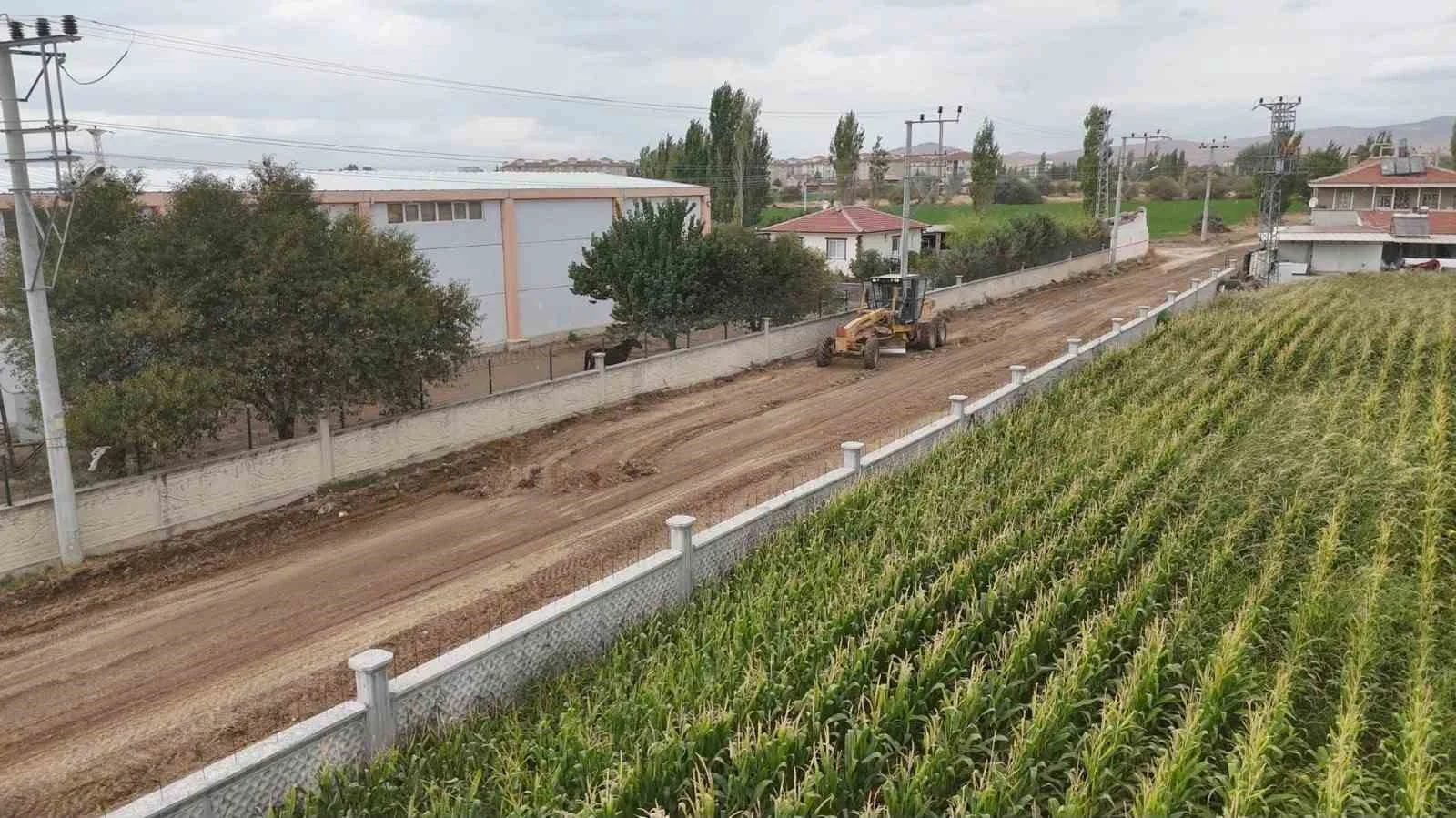 Bolvadin’de çiftçilerin ulaşım çilesi son buluyor