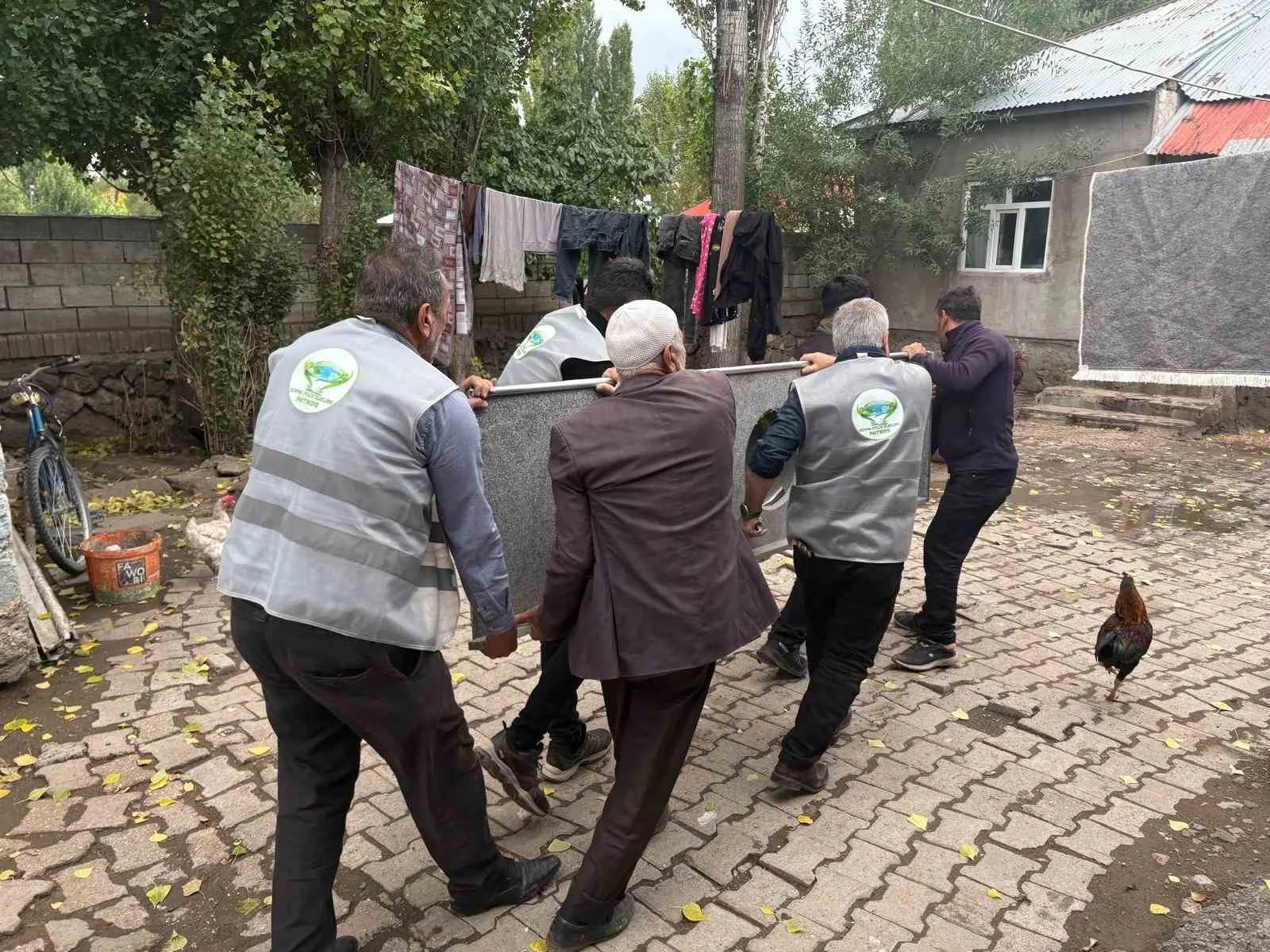 Patnos’ta ihtiyaç sahibi ailelere yardım eli uzatıldı