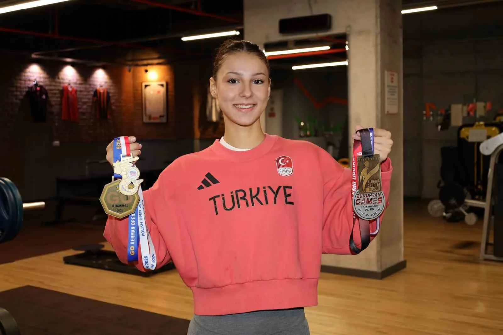 Tekvandonun ‘altın’ kızı zirveye yerleşti