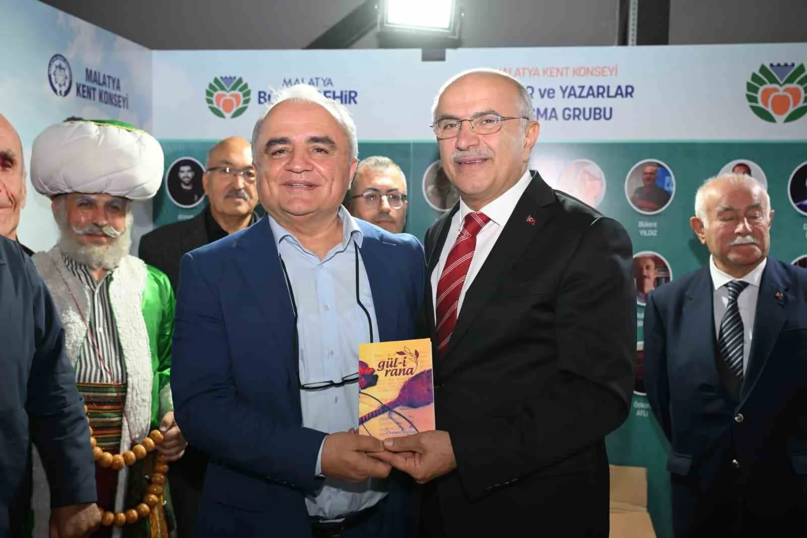 Malatya Kitap Fuarı yazar ve ziyaretçilerden tam not aldı