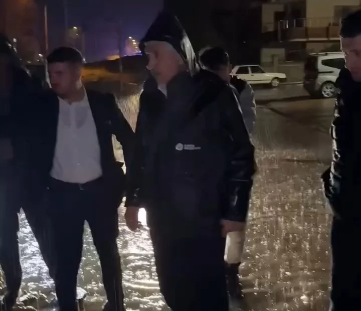 Kahta’da şiddetli sağanak hayatı olumsuz etkiledi