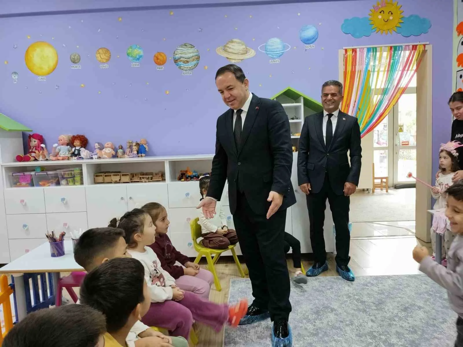 İl Milli Eğitim Müdürü Keskin, öğrencilerle bayrak töreninde buluştu