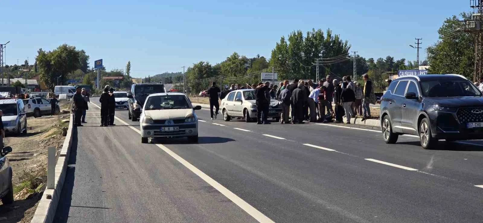 Karşıya geçmek isterken otomobilin çarptığı yaşlı adam hayatını kaybetti