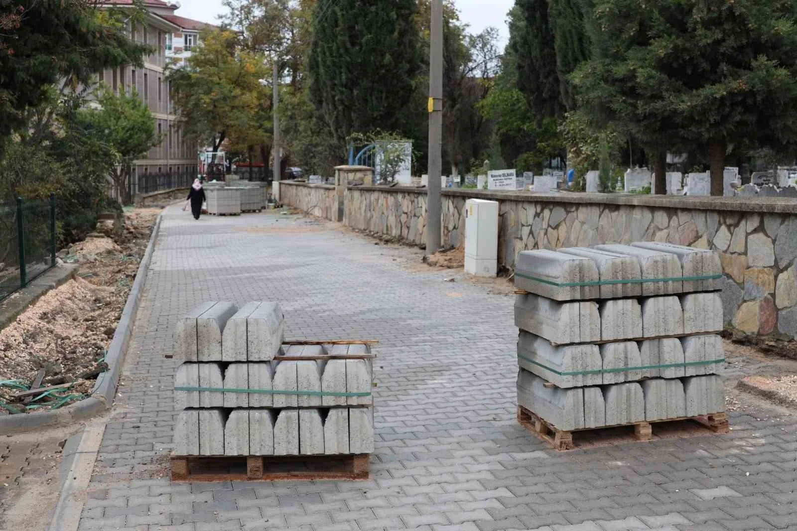 Bilecik’te iki noktada parke taşı çalışması başladı