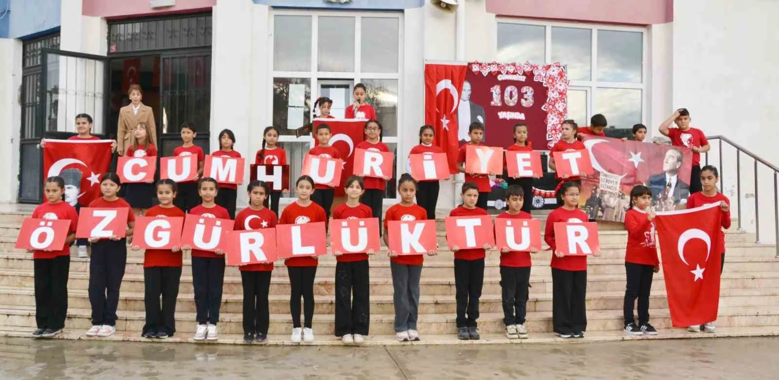 Manisa’da okullarda cumhuriyet coşkusu yaşandı