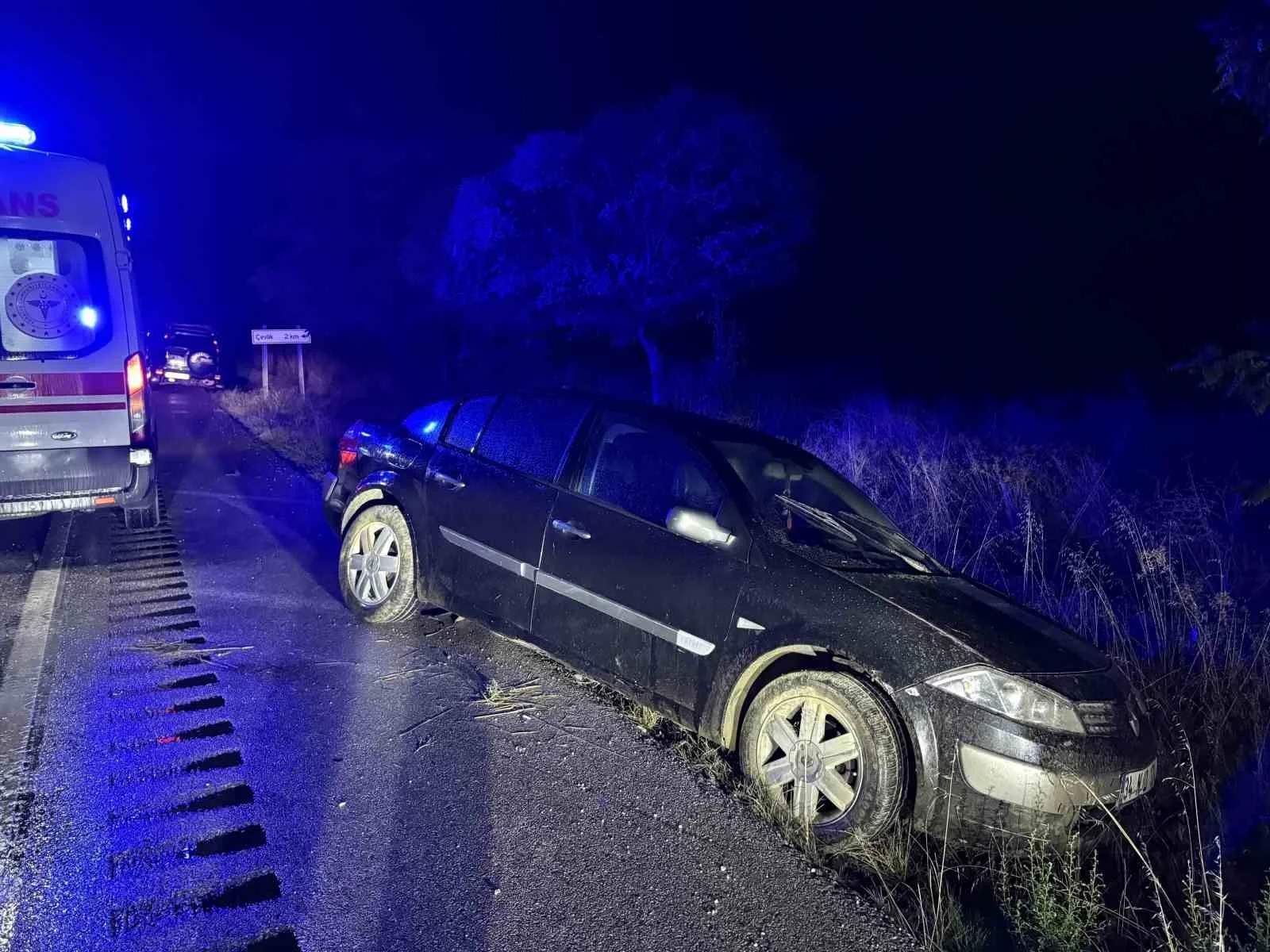 Kastamonu’da otomobil orta refüje çarptı: 1 yaralı
