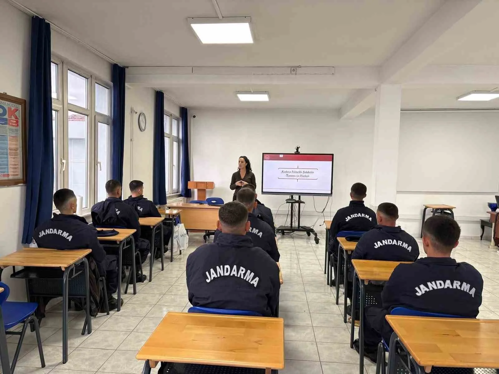 Jandarma personeline kadına şiddetle mücadele eğitimi