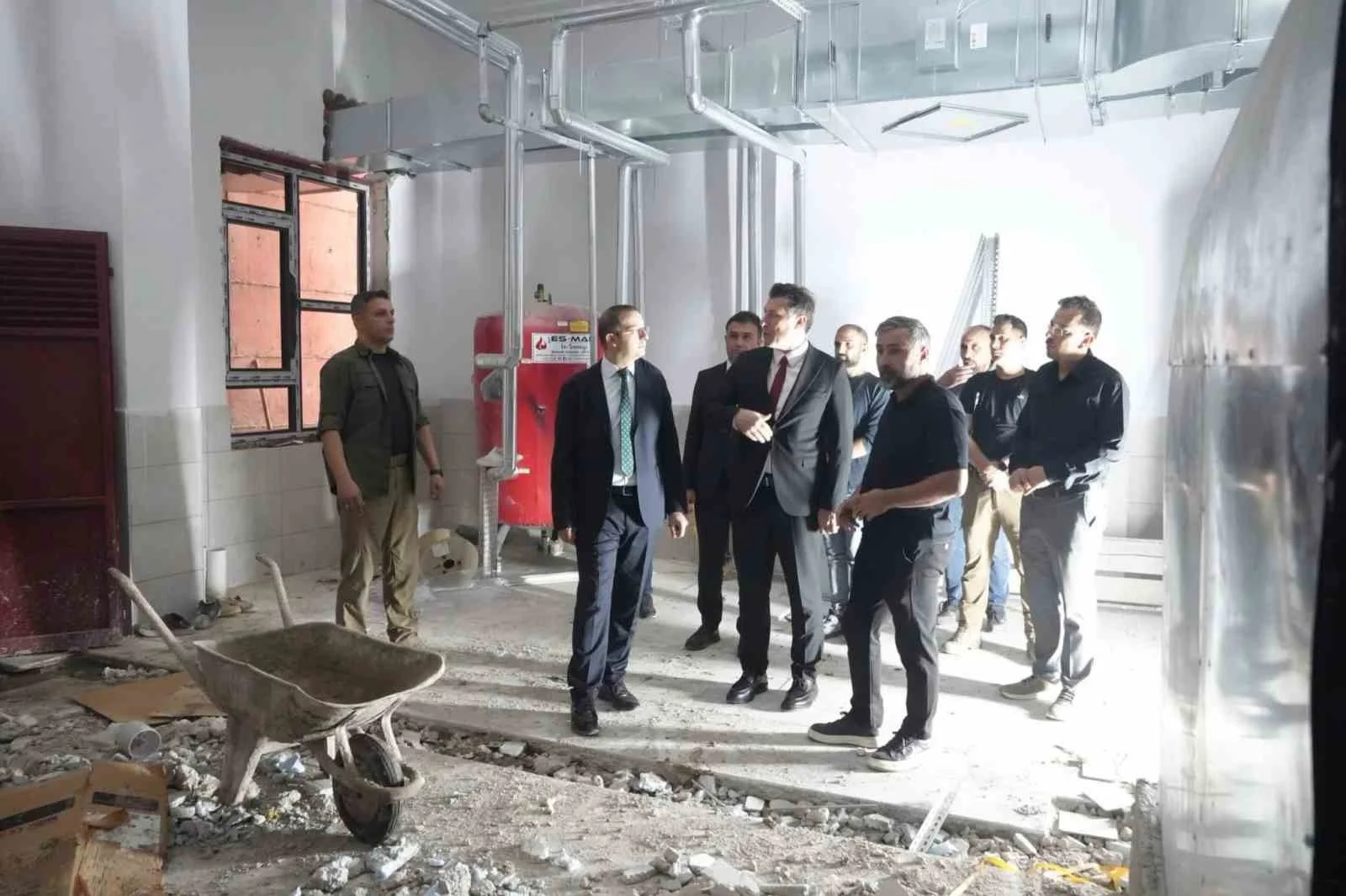 Cizre Kaymakamı Baycar eğitim yatırımlarını inceledi
