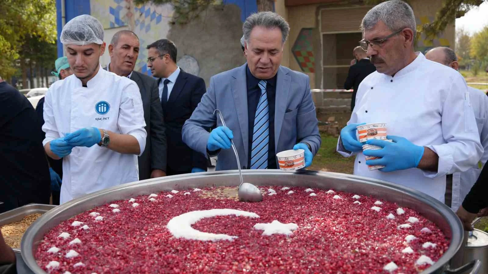 İnönü Üniversitesi’nde dayanışma ve paylaşma ruhu aşureyle buluştu