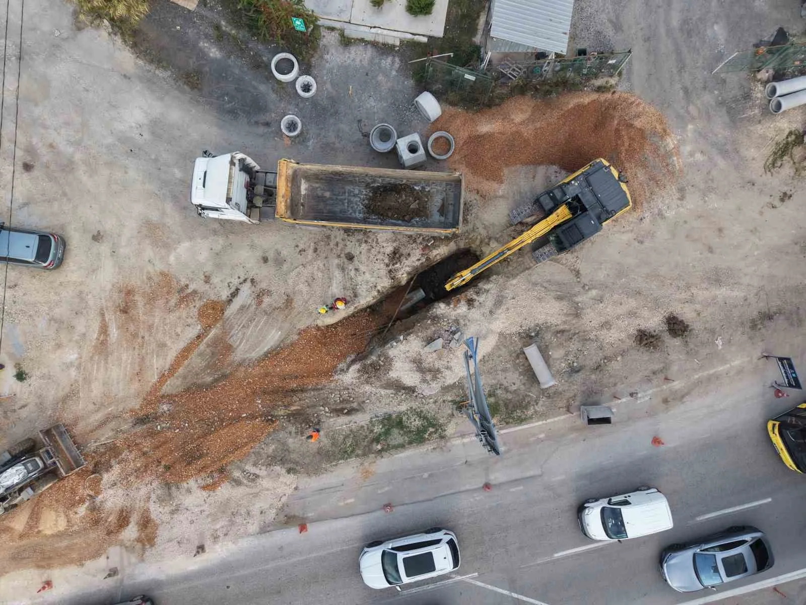 Büyükşehir’den kesintisiz altyapı mesaisi
