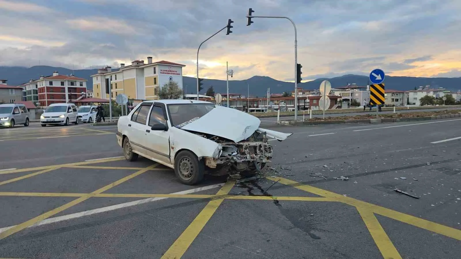 Gaziantep’te 2 otomobil çarpışması sonucu maddi hasar meydana geldi