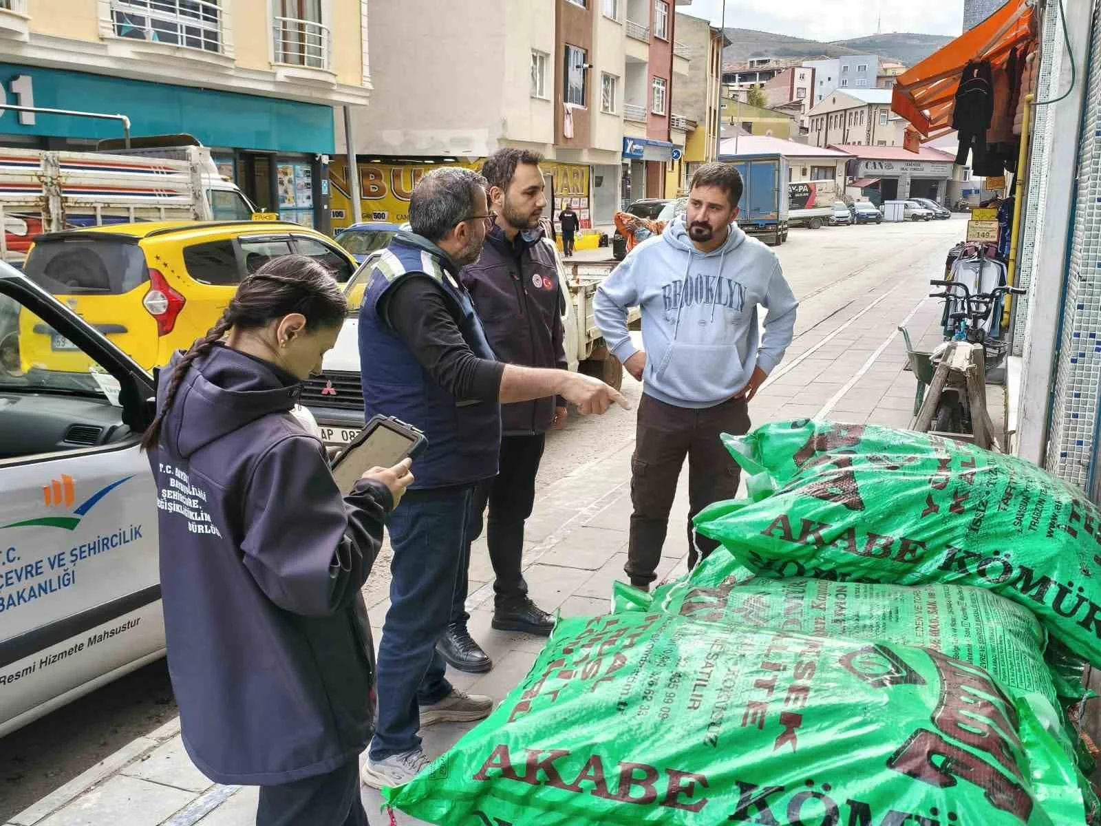 Bayburt’ta katı yakıt satışı yapan işyerleri denetleniyor