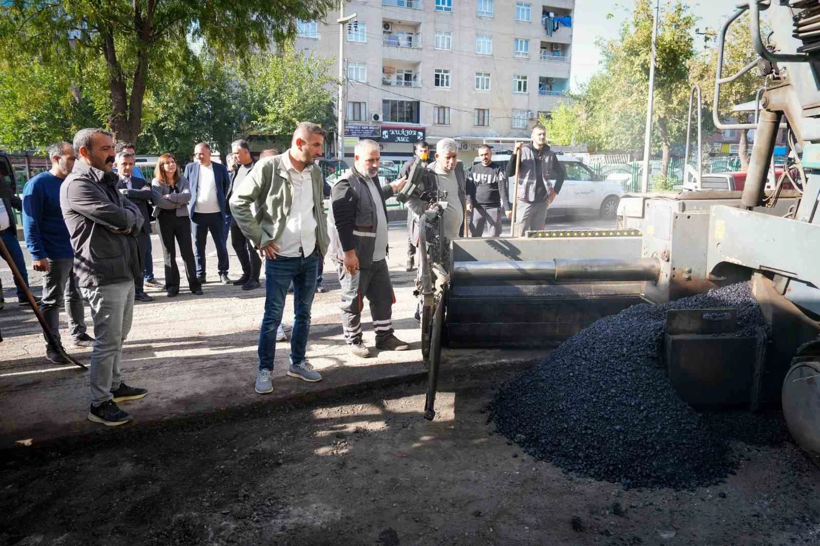 Diyarbakır’da altyapı çalışmaları tamamlanan caddelere 4 bin 200 ton asfalt serilecek