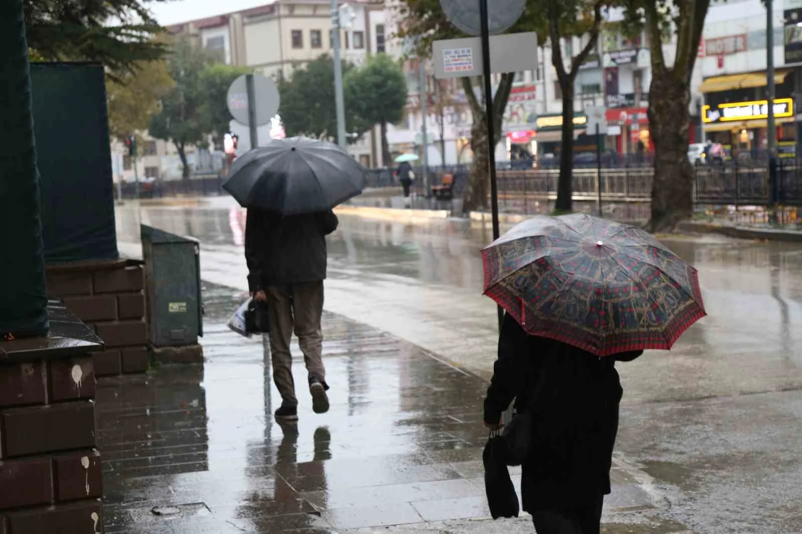 Kastamonu’da sağanak yağış etkili oluyor