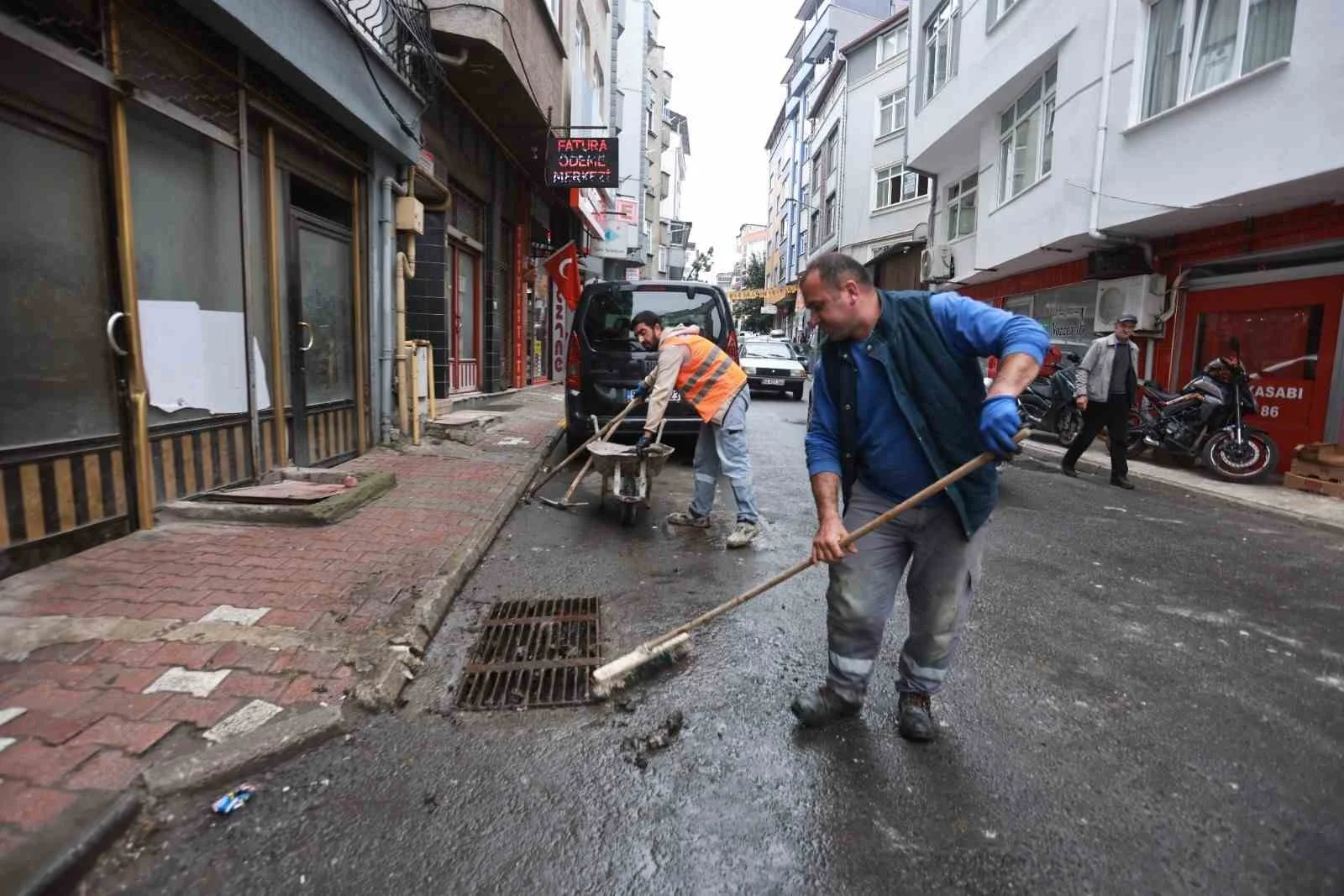 Canik’te sağanak mesaisi
