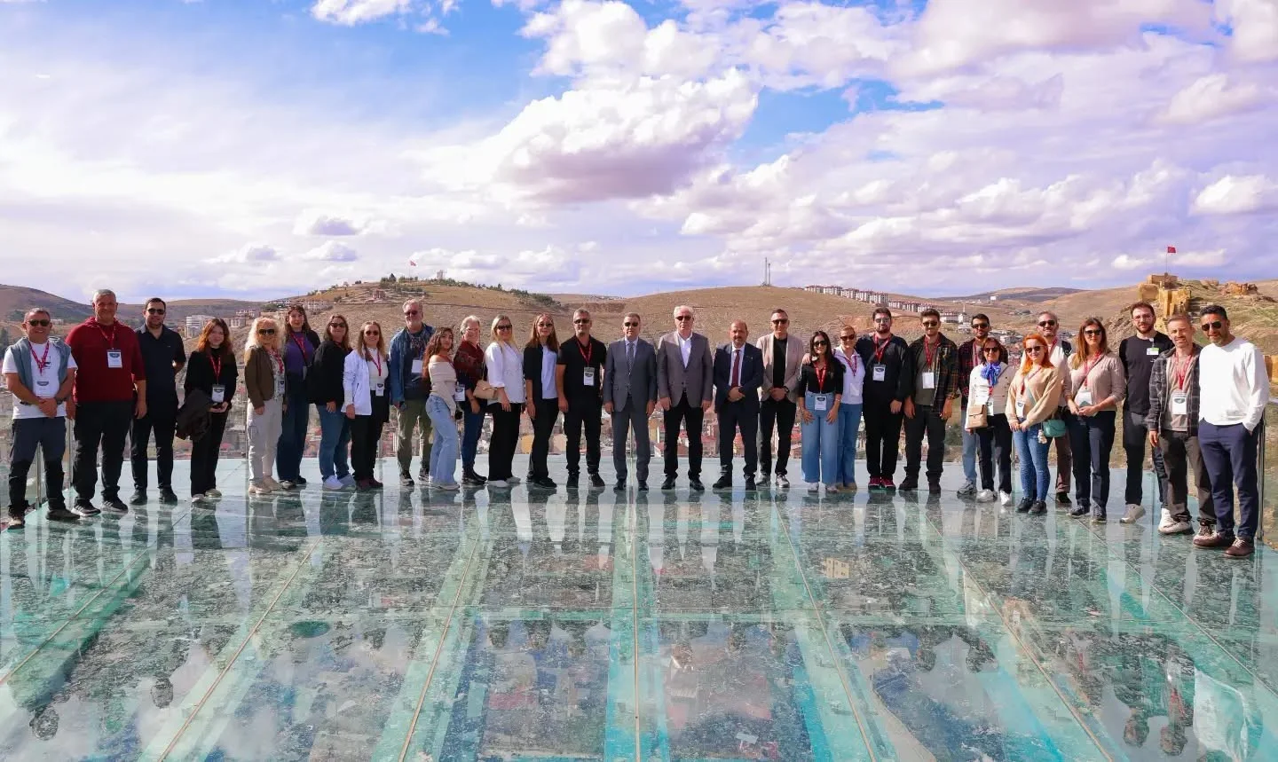 Bayburt’un tarihi ve kültürel değerleri turizm temsilcilerine tanıtıldı