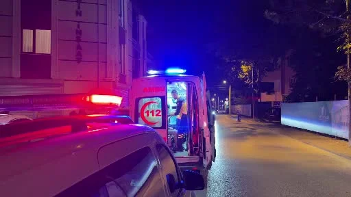 Düzce’de motosiklet kaldırıma çarptı: 2 yaralı