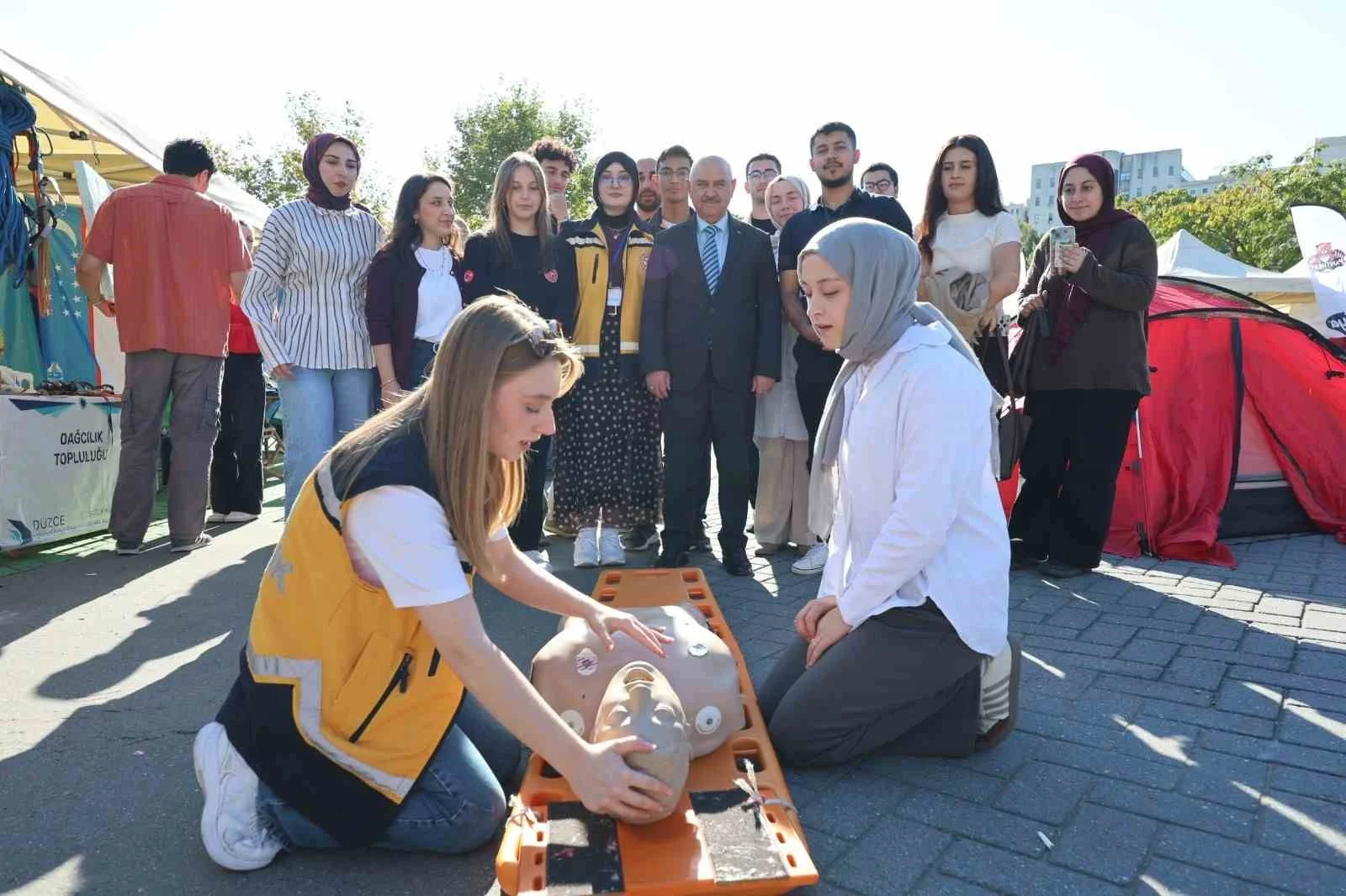 Düzce Üniversitesi’nde öğrenci toplulukları tanıtım günleri başladı