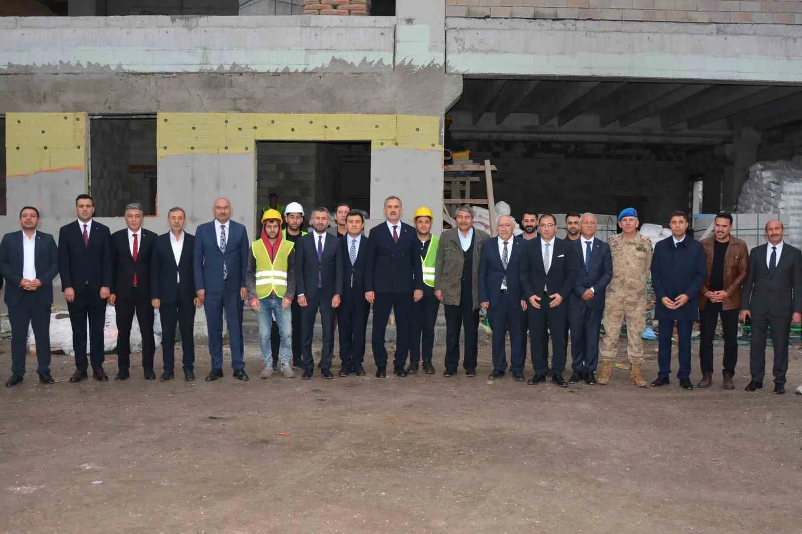 Vali Önder Bozkurt Patnos’ta Seyir Tepesi’ne hayran kaldı