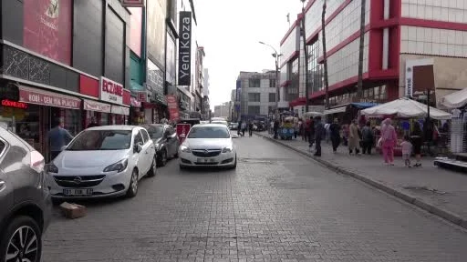 Hatalı parklar trafik akışını etkiledi, vatandaşlar tepki gösterdi