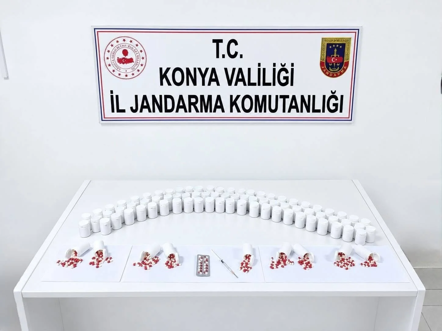 Konya’da 4 bin 137 sentetik hap ele geçirildi