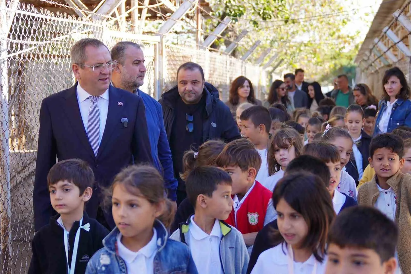Ayvalık’ta Dünya Hayvanları Koruma Günü can dostlarla kutlandı