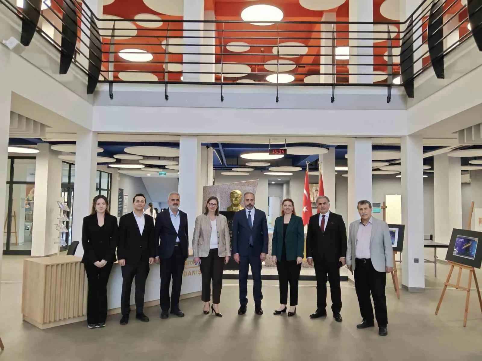 Rektör Şevli, Özel Eren Fen ve Teknoloji Lisesini ziyaret etti