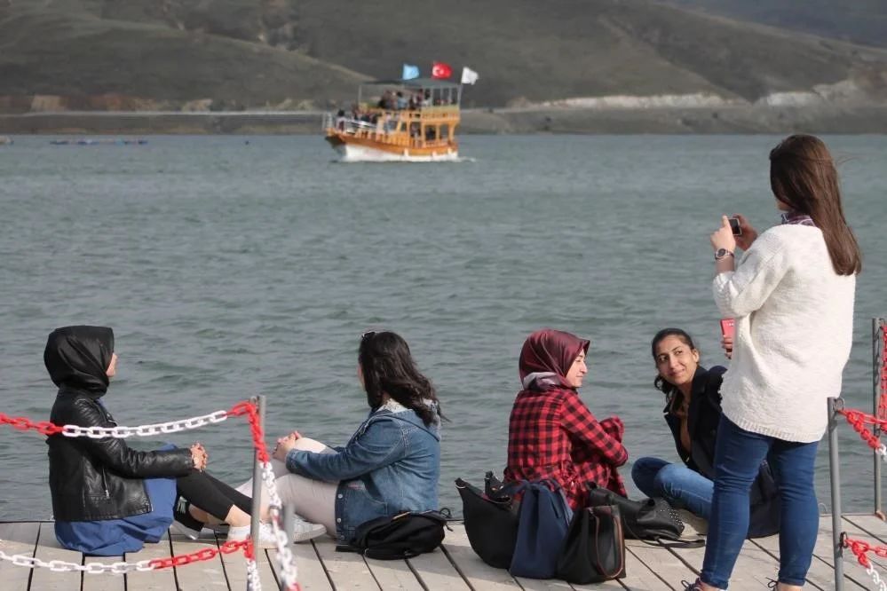 Demirözü’nde restoran ve tekne turu hizmetleri sezonu tamamladı