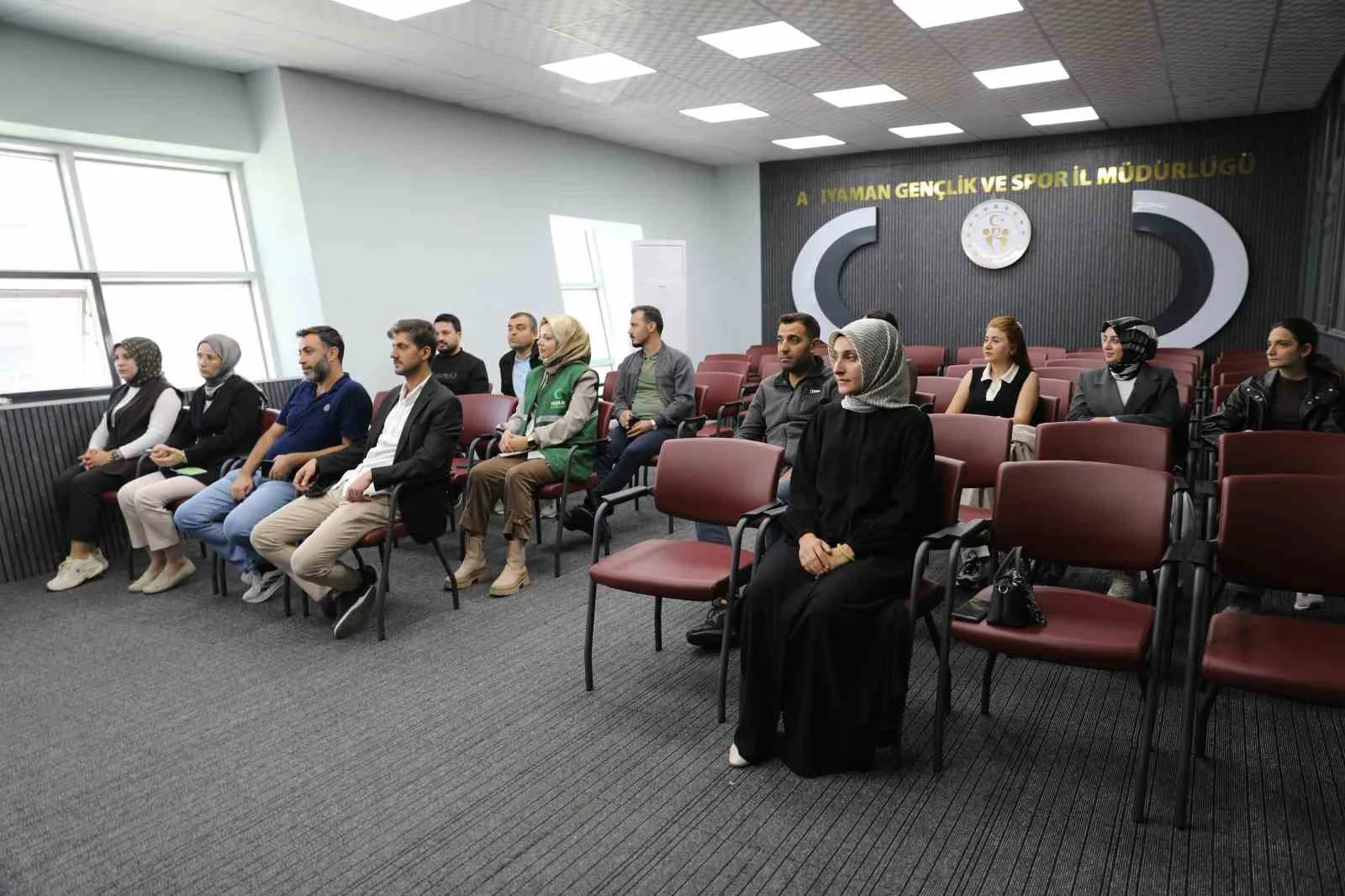 Adıyaman’da gençlere yönelik faaliyetler için değerlendirme toplantısı düzenlendi