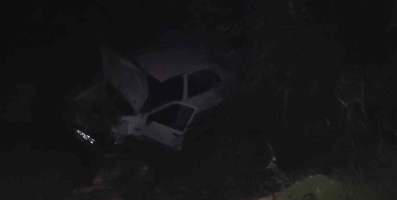 Şanlıurfa’da otomobil tahliye kanalına devrildi: 3 yaralı