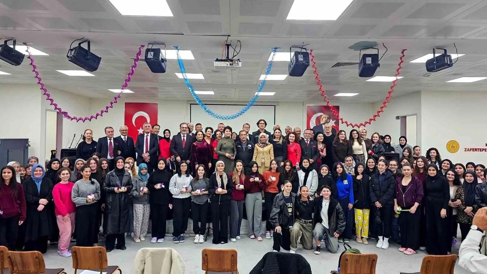 Kütahya’da kız öğrenci yurdunda Türk sanat müziği konseri düzenlendi