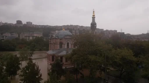 Sular altında kalan Sadabat Camii böyle görüntülendi