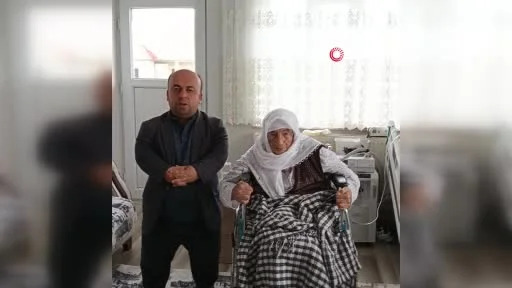 Yüksekova’da yüzleri güldüren yardım: Hatun Teyze tekerlekli sandalyesine kavuştu