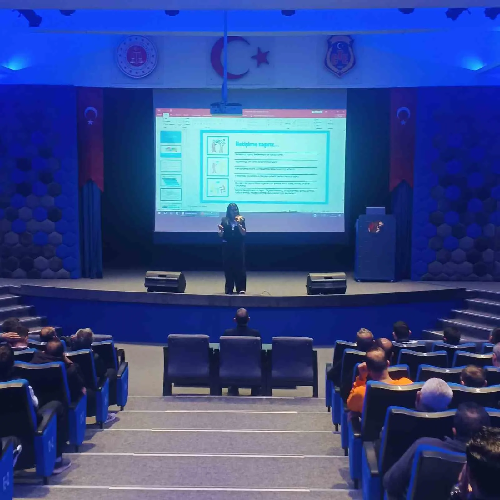Cezaevindeki tutuklu ve hükümlülere aile içi iletişim semineri verildi