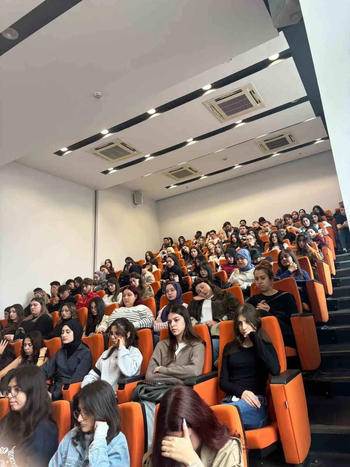 Mısırlı aktivist Nada Alfy Thabet Trabzon’da öğrencilerle buluştu