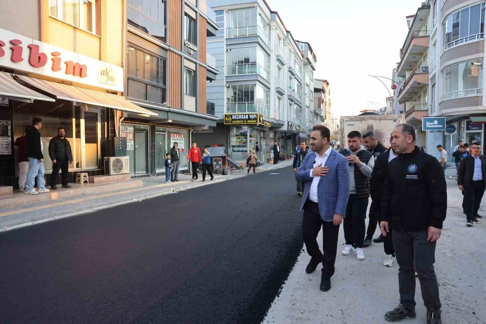 Vezirköprü’de sıcak asfalt çalışması