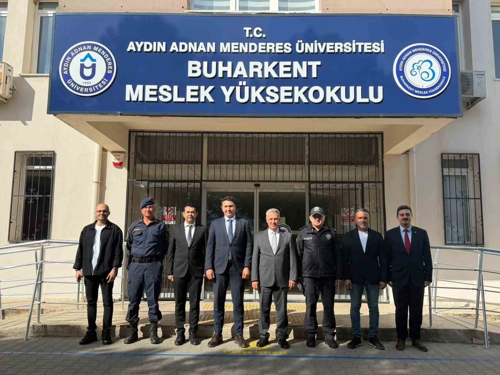 Buharkent’te üniversite öğrencileri yerel yönetimleri konuştu