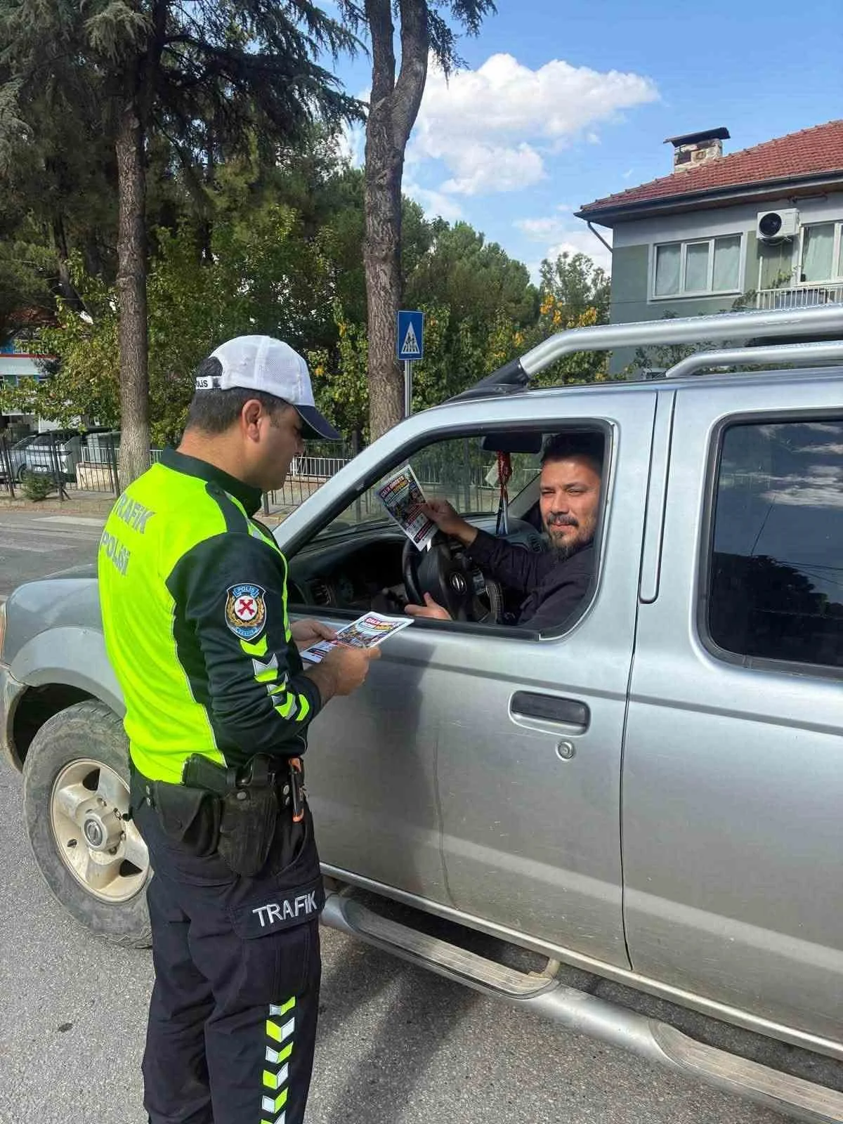 Çal’da polis ekiplerinden trafik ve dolandırıcılık uyarısı