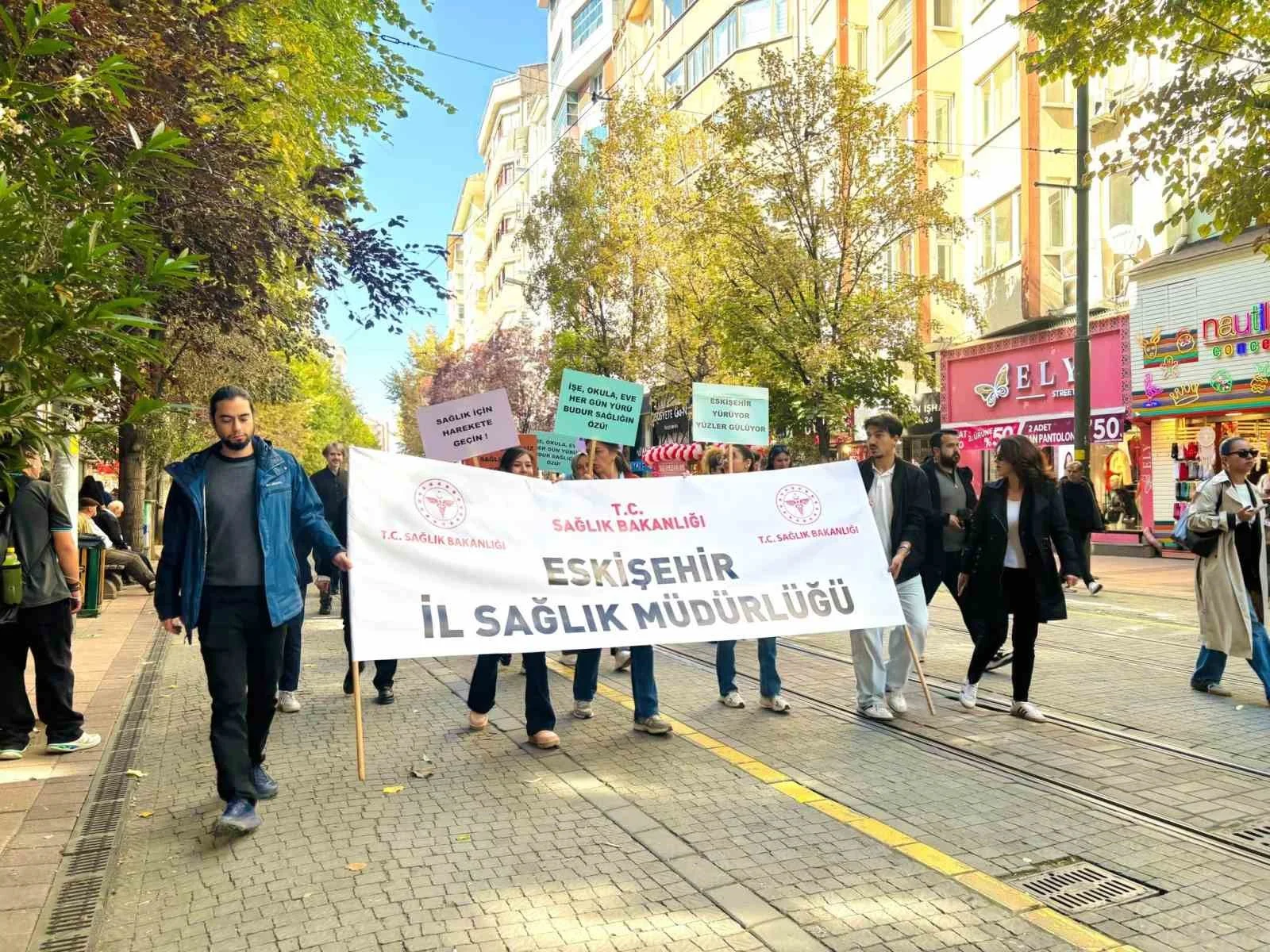Dünya Yürüyüş Günü’nde sağlıklı geleceğe adım atıldı