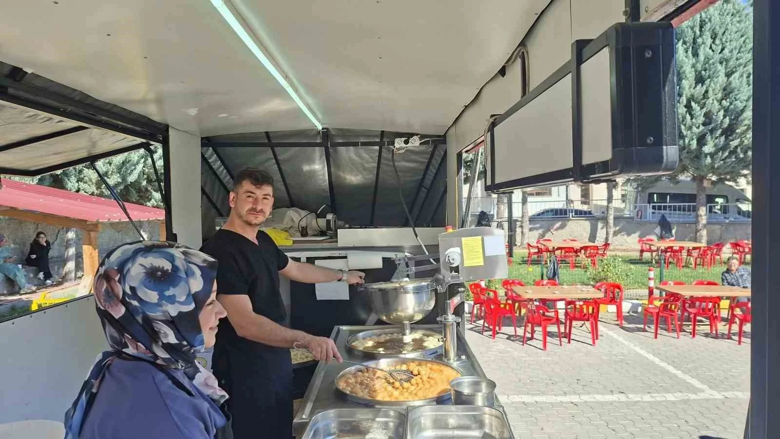 Hisarcık İlçe Hastanesinde 3 bin kişiye lokma ikramı
