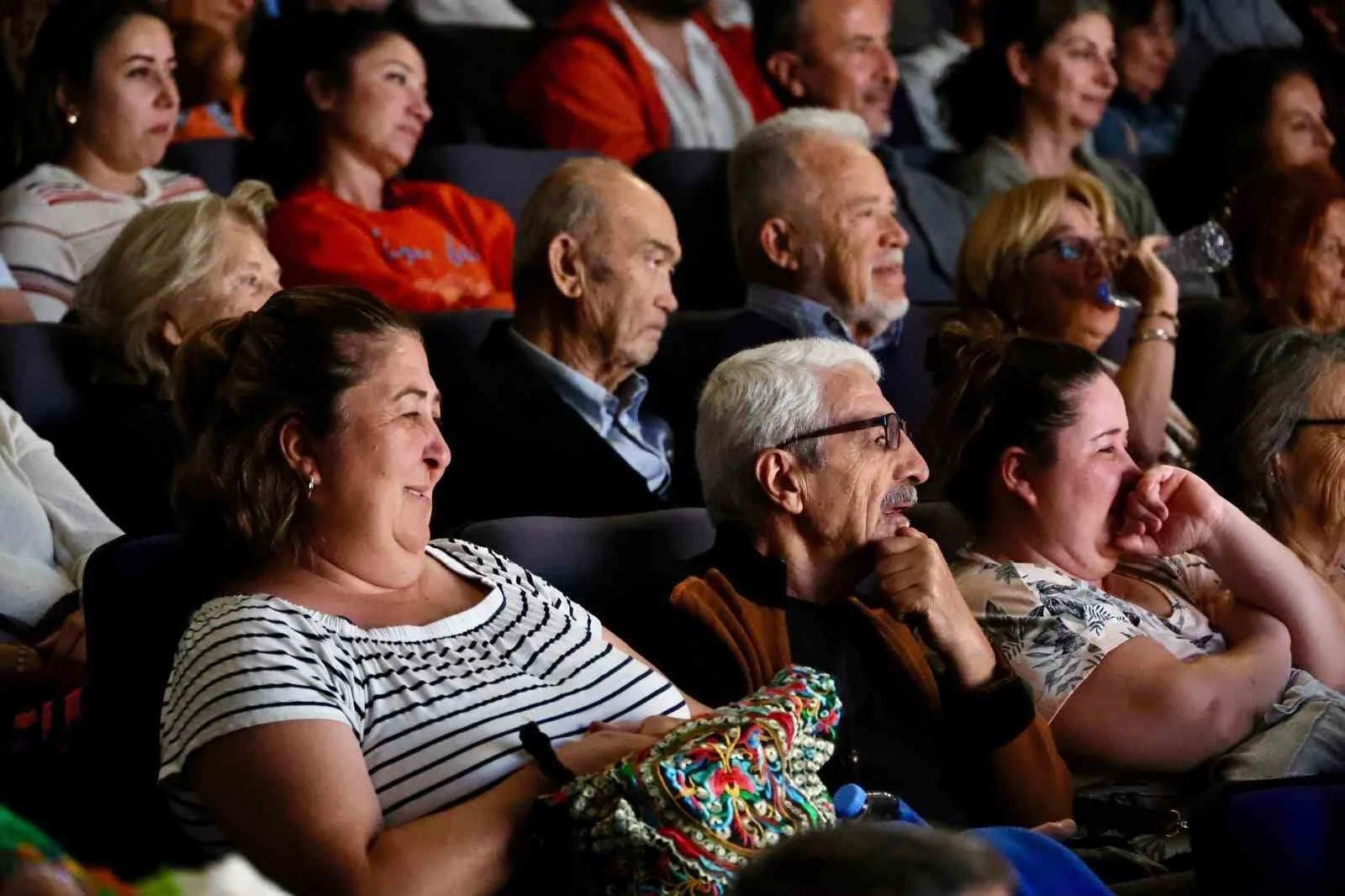 Bodrum’da tiyatro perdesi "Cambazın Cenazesi" ile açıldı